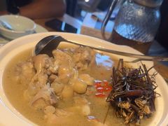 -头上红煨盐鸡·非遗院子餐厅