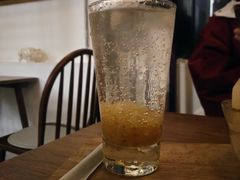 雪梨白桃苏打-知亘茶食
