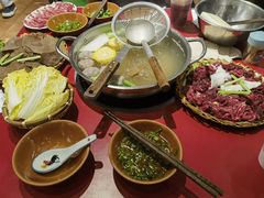 牛骨清汤锅底-潮汕·草根牛肉档(上海荟聚城市集市店)