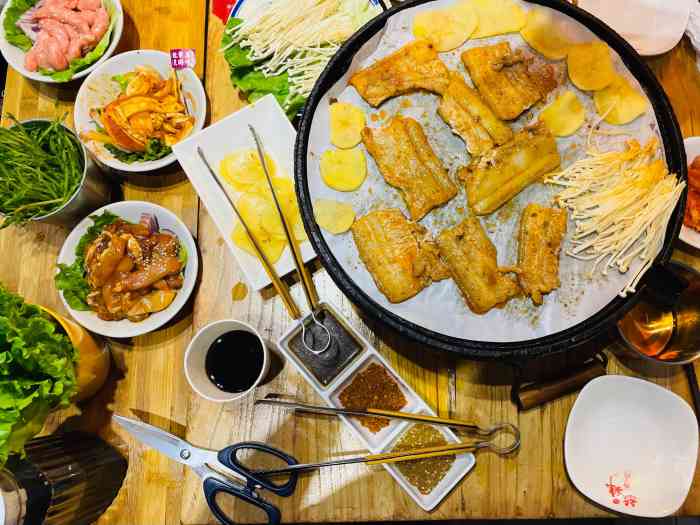 小放肆烤肉(西大店)-"[薄荷]环境:其实是在火炬路上,招牌有.