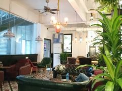 -拖板鞋咖啡旅行酒店(春熙路地铁站店)