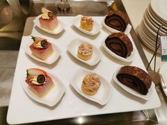 -上海浦东假日酒店逸庭咖啡厅