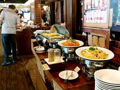 -彩虹云霄酒店75层国际自助餐