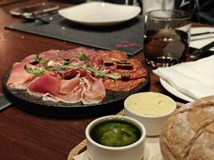 -恰餐厅及酒吧 CHAR Bar & Grill (北京丽都皇冠假日店)