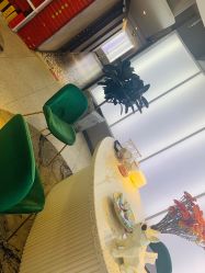 -PE SALON