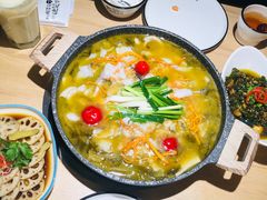 -山城外·非遗酸菜鱼(新都汇融店)