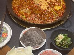-沸炉重庆老火锅(军事博物馆店)