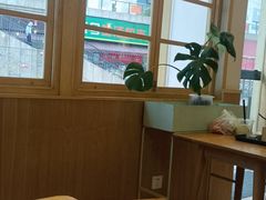 靠窗位-米国现煲煲仔饭(塔子湖店)