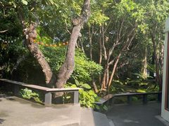 -Chom Cafe and Restaurant