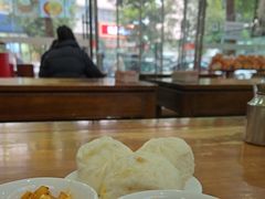 -胡成记口蘑龙眼包子(盐道街店)