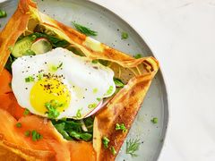 烟熏三文鱼荷风方蛋饼早午餐-The Rug Cafe(王府中环店)