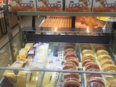 -华荣西饼屋(永护店)