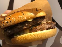 安格斯厚牛芝士堡-麦当劳(广州新港东路第二分店)