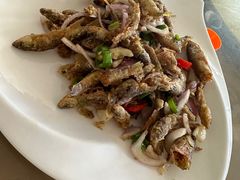 椒盐小鱼-领鲜土菜馆