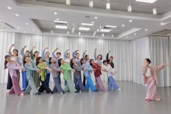 -深舞形体民族舞蹈工作室