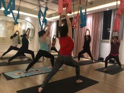 -静待花开瑜伽尊巴会馆