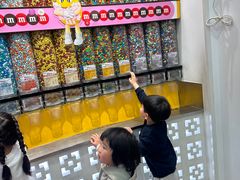 -m豆巧克力世界(上海世茂广场店)