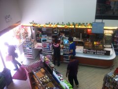 -全家便利店(沪南公路店)