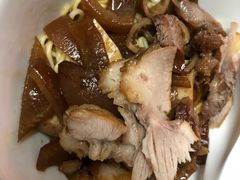 -松树干拌面店