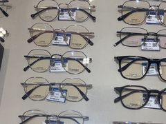 -博士眼镜(东莞东湖花园店)