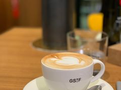 -文艺复兴百货(米兰大教堂广场店)