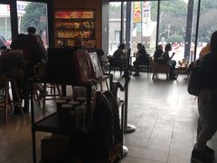 大堂-星巴克臻选(莘庄仲盛店)