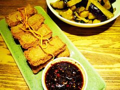 -胡桃里音乐餐厅(陶溪川店)(川湘赣菜·世界百大酒庄直供红酒·音乐表演)