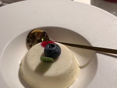 -MONICH牛排融合餐厅(和义大道购物中心店)