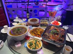 -巴特餐饮6加1音乐餐吧·新疆菜