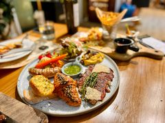 -Mark&Mars Restaurant