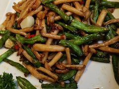 白玉菇炒豆角-小谭川菜(紫薇田园店)