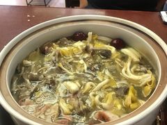 -东巴谷野生菌火锅餐厅