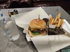 -BOURBON 玻本美式餐厅酒吧(虹桥新天地店)