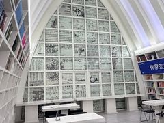 -钟书阁(松江泰晤士小镇店)