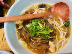 野山菌土鸡米线-云味馆·云南菜·云南米线(地王店)