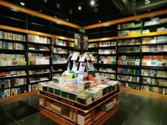 -西西弗书店&矢量咖啡(壹方购物中心店)