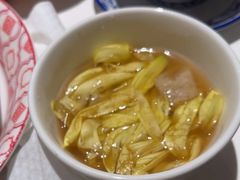 现烫菊花-谭厨中山传家菜.乳鸽.脆鲩鱼(华强北中航城店)