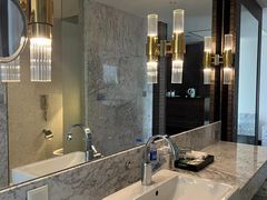 -上海虹桥西郊假日酒店