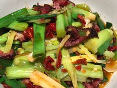 蒜苗炒腊牛肉-老湖南民间菜·牛肉十八炒(花都店)