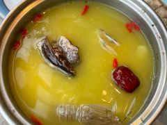 花椒鸡锅-亚马逊蒸汽活海鲜自助(LCM置汇旭辉广场店)