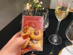 -Salon de The de Joel Robuchon(外滩18号店)