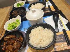 -老娘舅餐厅(黄龙体育中心店)