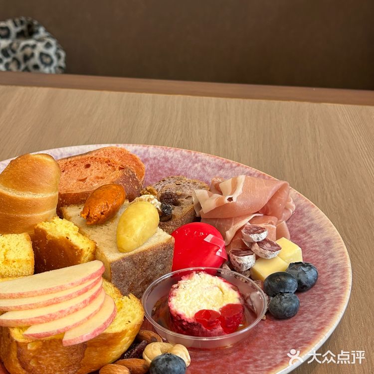 终于在南京吃上了面包拼盘！