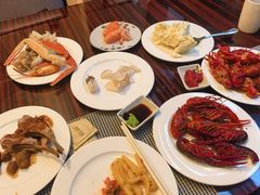 -广州万富希尔顿酒店·感趣自助餐厅·金秋蟹宴生蚝海鲜刺身