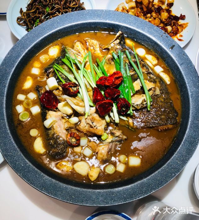 大海碗·京菜炸酱面(雍和宫店)鱼头泡饼图片