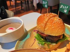 -DEEP·美式餐吧(五棵松华熙LIVE店)