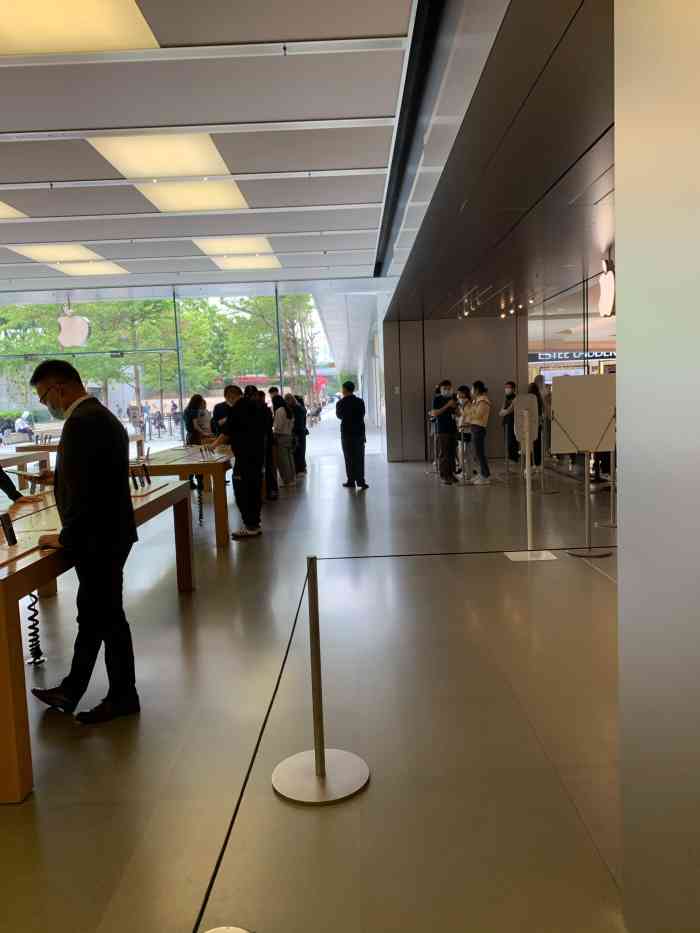apple零售店深圳益田假日广场店