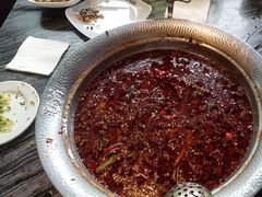 麻辣锅-老船舫·现做活鲜鱼馆(东郊记忆店)
