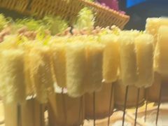 -雍容荟帝王蟹活龙虾展台自助(IFS黑金店)