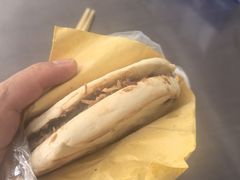 半肥半瘦肉夹馍-媛媛家秘制鸡丝凉皮(陆慕店)